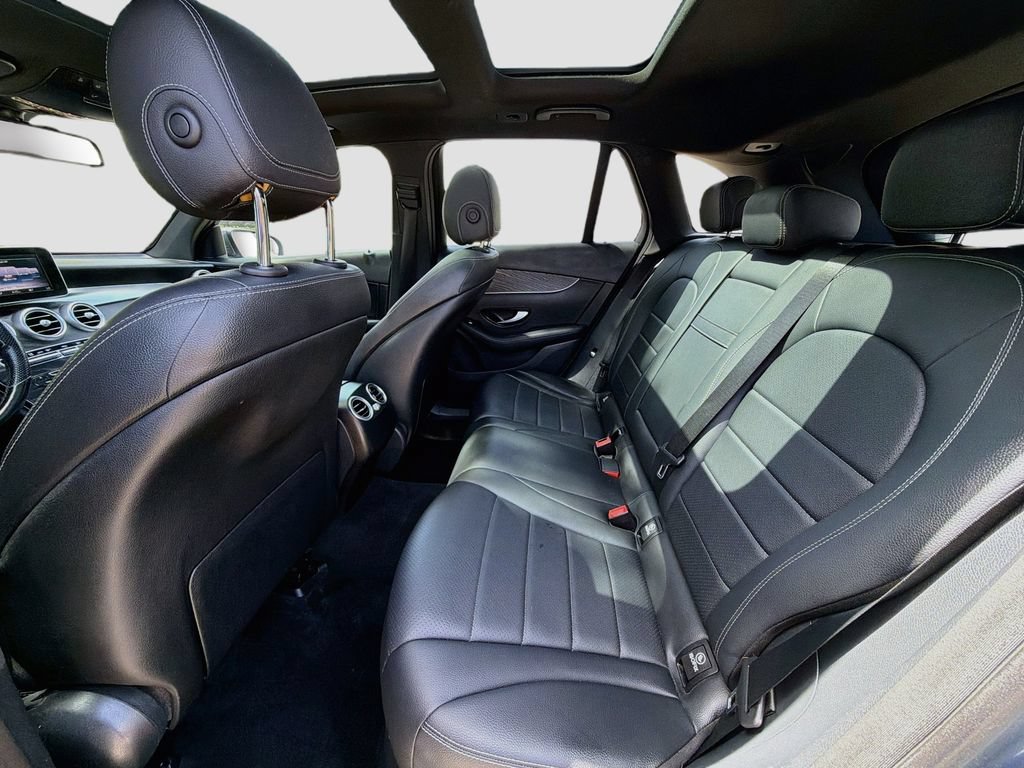 Used 2018 Mercedes-Benz GLC 300 4MATIC w/ Premium Package image 25