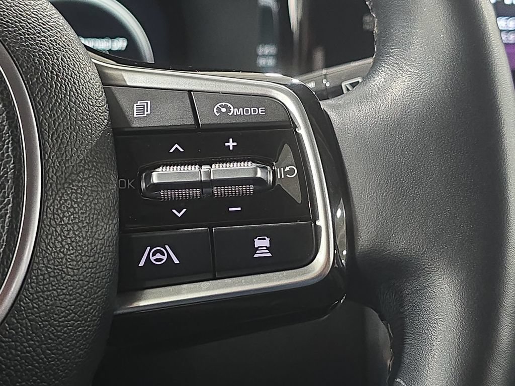 Used 2023 Kia Sorento SX AWD/4WD image 16