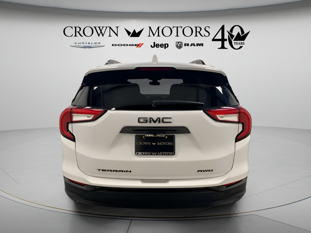 Used 2023 GMC Terrain SLE w/ Driver Convenience Package AWD/4WD image 5