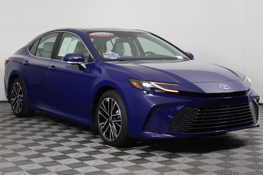 Used 2026 Toyota Camry XLE w/ Premium Plus Package FWD image 3