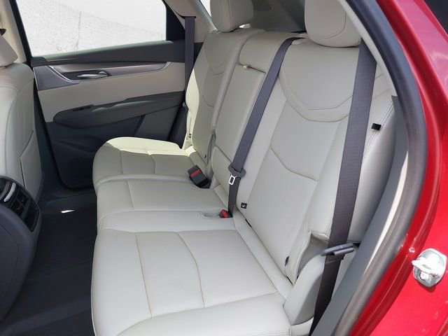 Used 2025 Cadillac XT5 Premium Luxury w/ Technology Package image 13