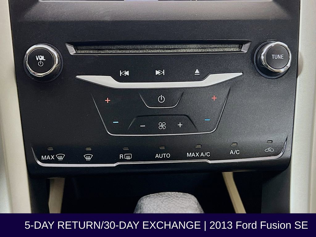 Used 2013 Ford Fusion SE FWD image 19