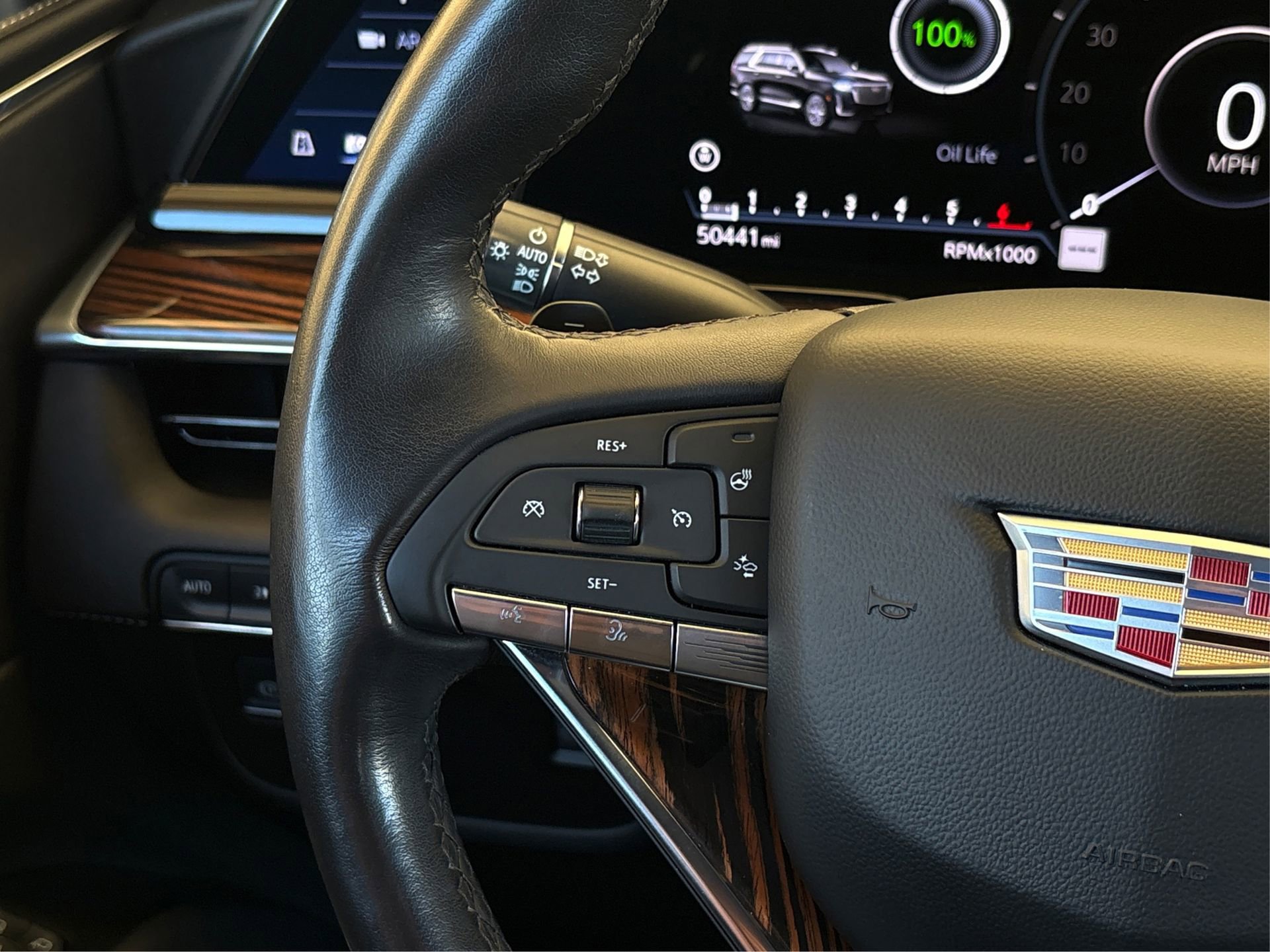 Used 2024 Cadillac Escalade ESV Luxury image 28