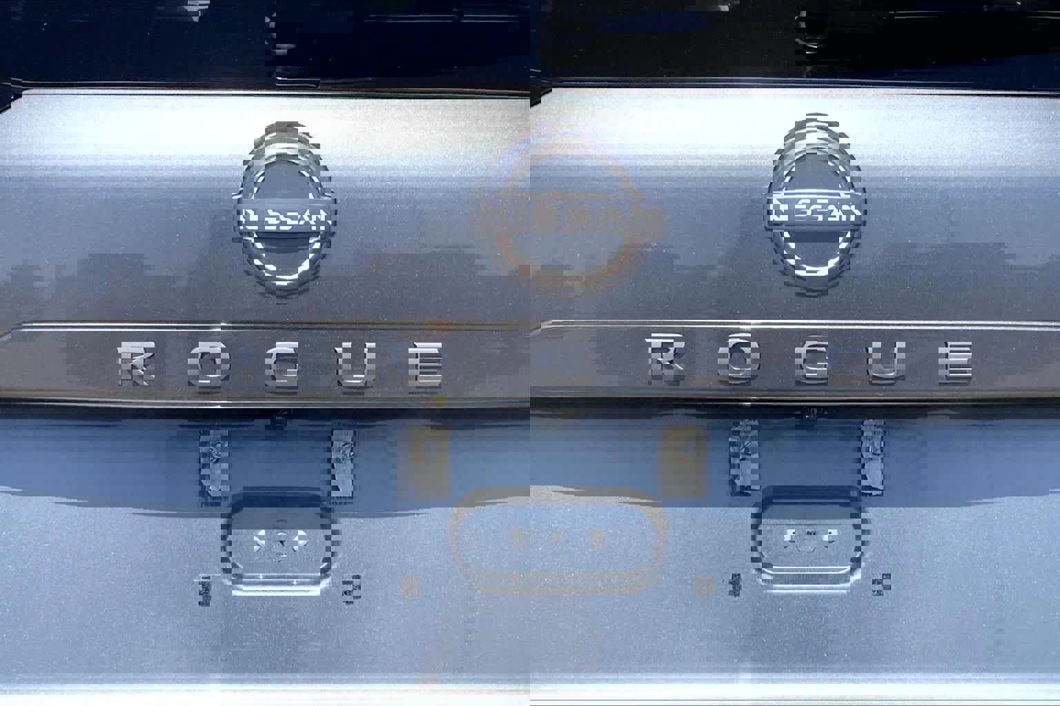 Used 2024 Nissan Rogue S image 31