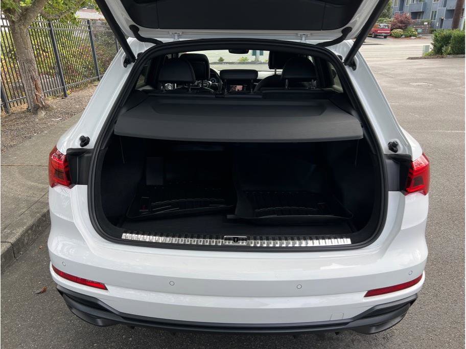 Used 2020 Audi Q3 2.0T Premium Plus w/ Premium Plus Package image 19