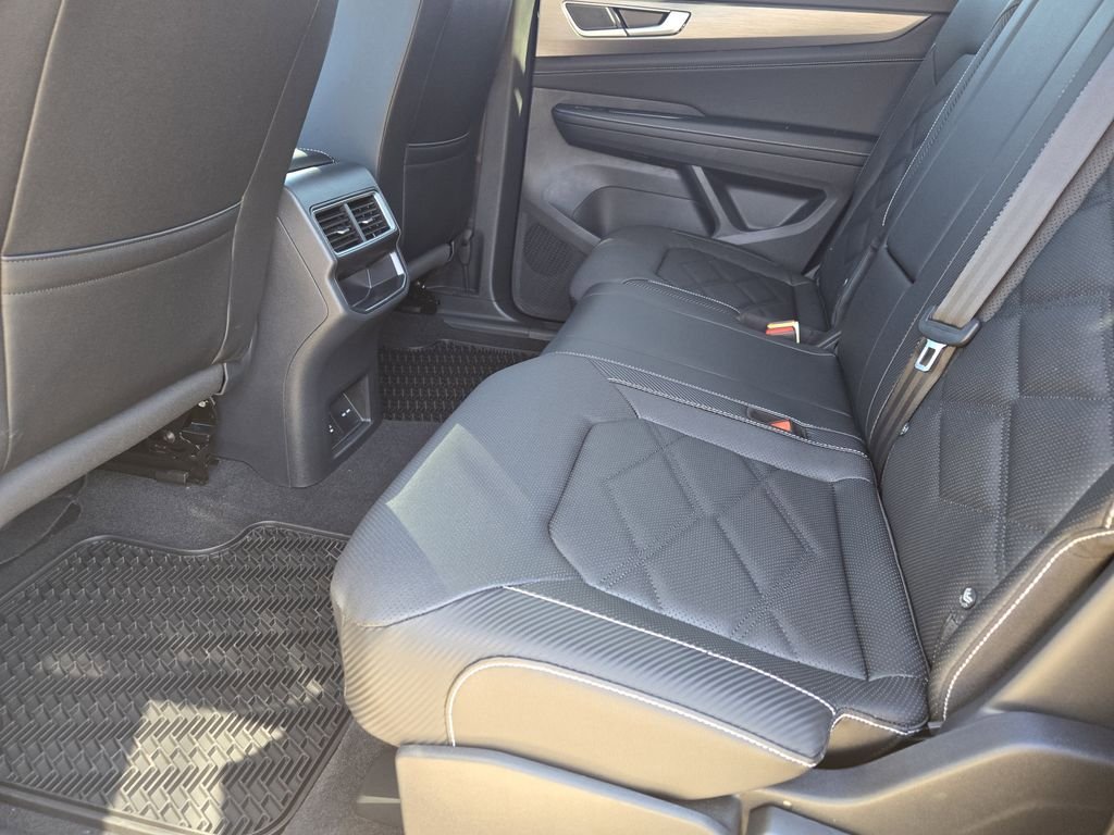 New 2026 Volkswagen Atlas Cross Sport SE FWD image 21