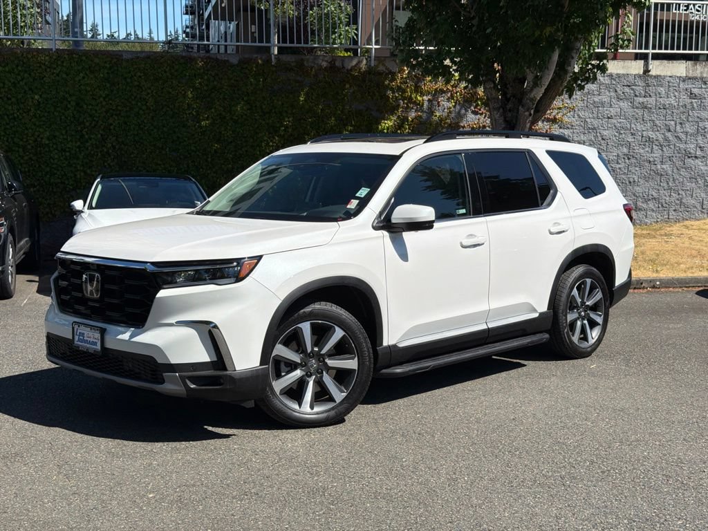 Used 2025 Honda Pilot Elite image 1