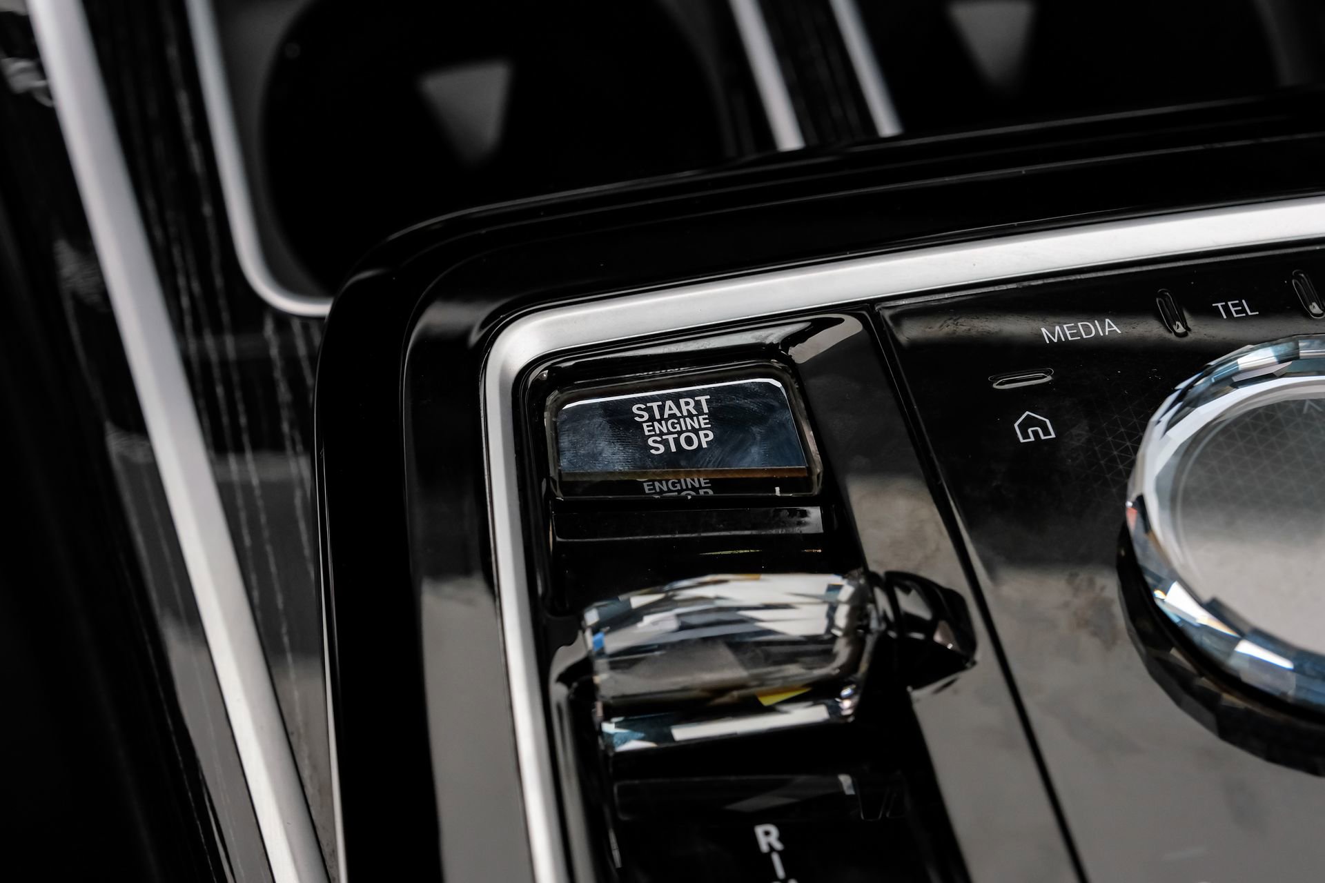 Used 2023 BMW 740i image 25