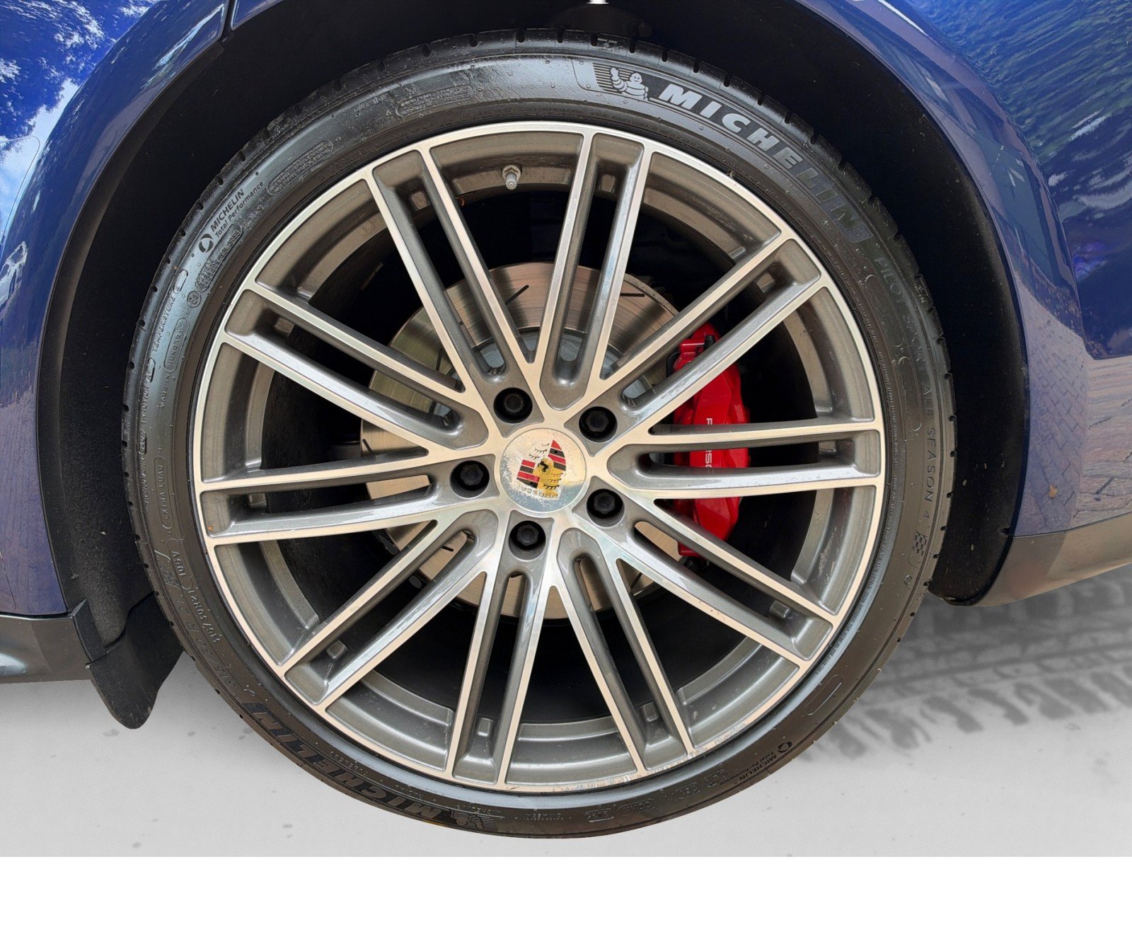 Used 2020 Porsche Panamera GTS AWD/4WD image 33