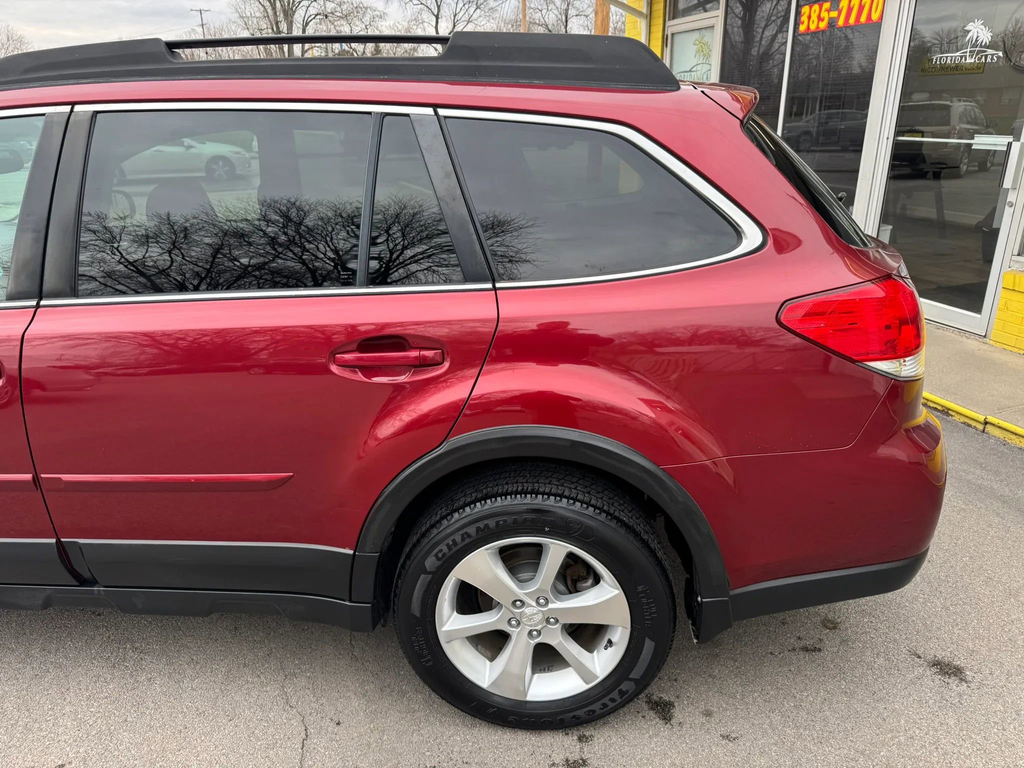 Used 2014 Subaru Outback 2.5i Limited w/ Moonroof Package AWD/4WD image 5