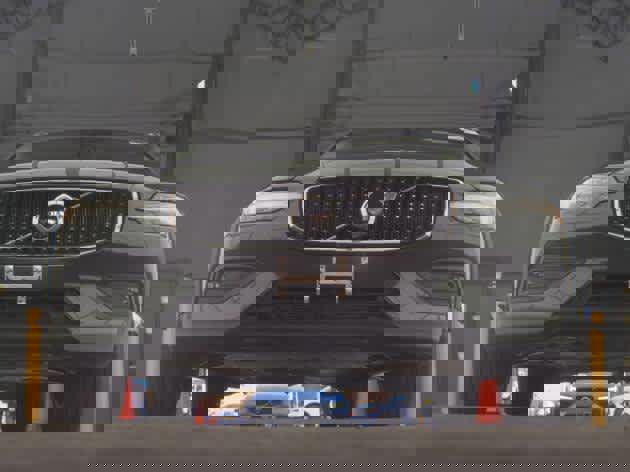 Used 2025 Volvo V60 B5 Cross Country Plus image 2