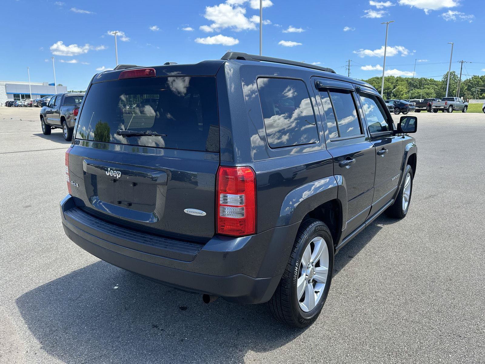 Used 2014 Jeep Patriot Latitude AWD/4WD image 9
