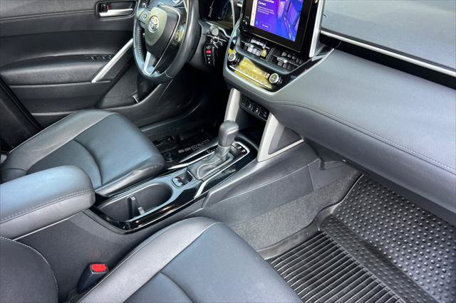 Certified 2023 Toyota Corolla Cross XLE w/ Convenience Package FWD image 17
