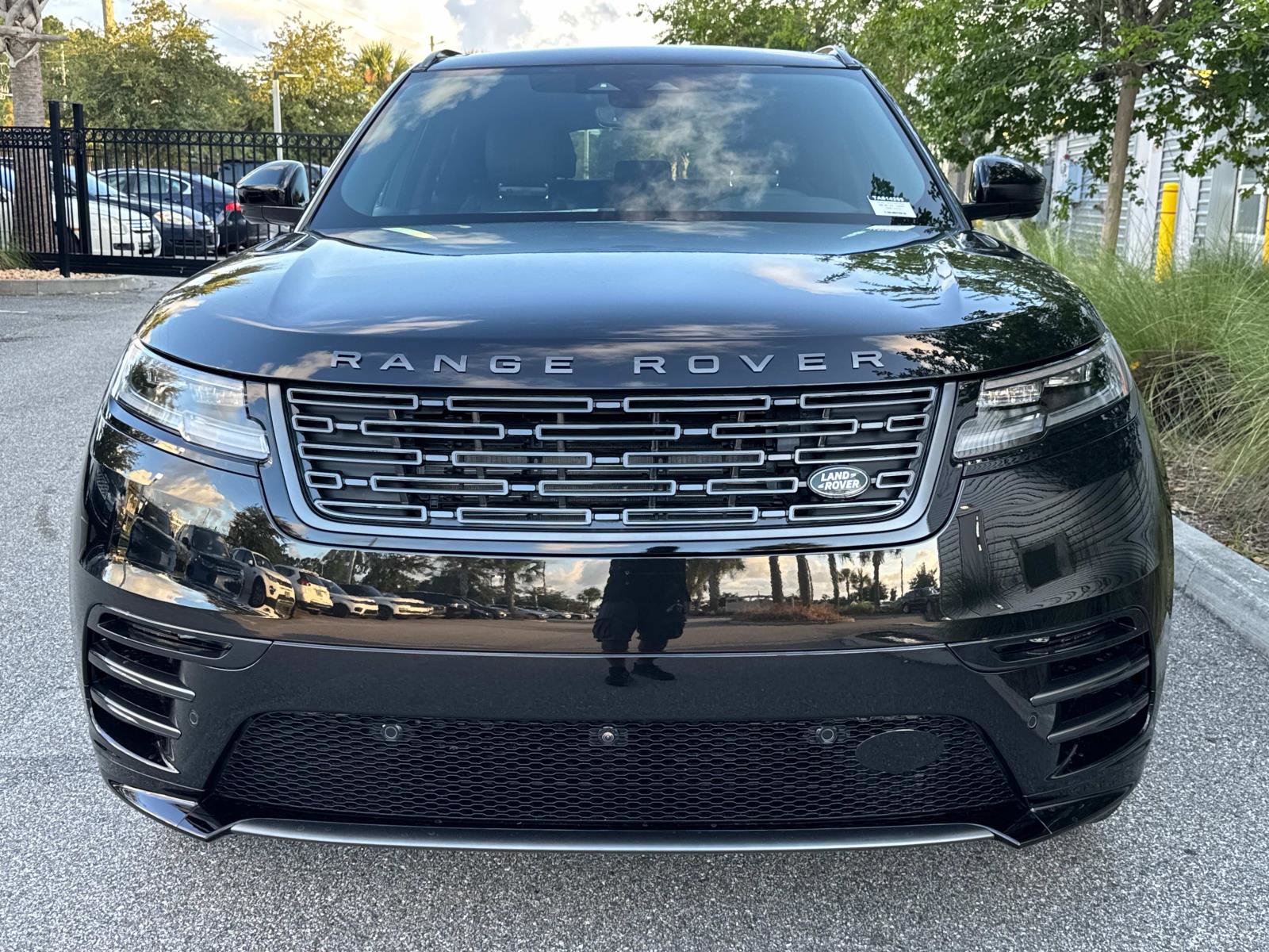 New 2026 Land Rover Range Rover Velar Dynamic SE image 8
