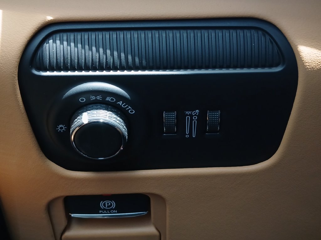 New 2026 Jeep Grand Wagoneer L Summit AWD/4WD image 12