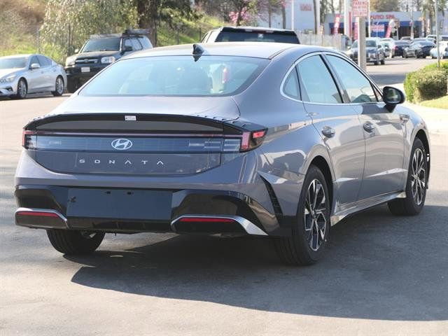 New 2025 Hyundai Sonata SEL image 2