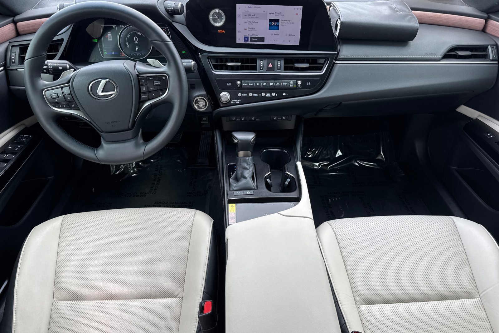 Used 2025 Lexus ES 300h w/ Premium Package FWD image 17