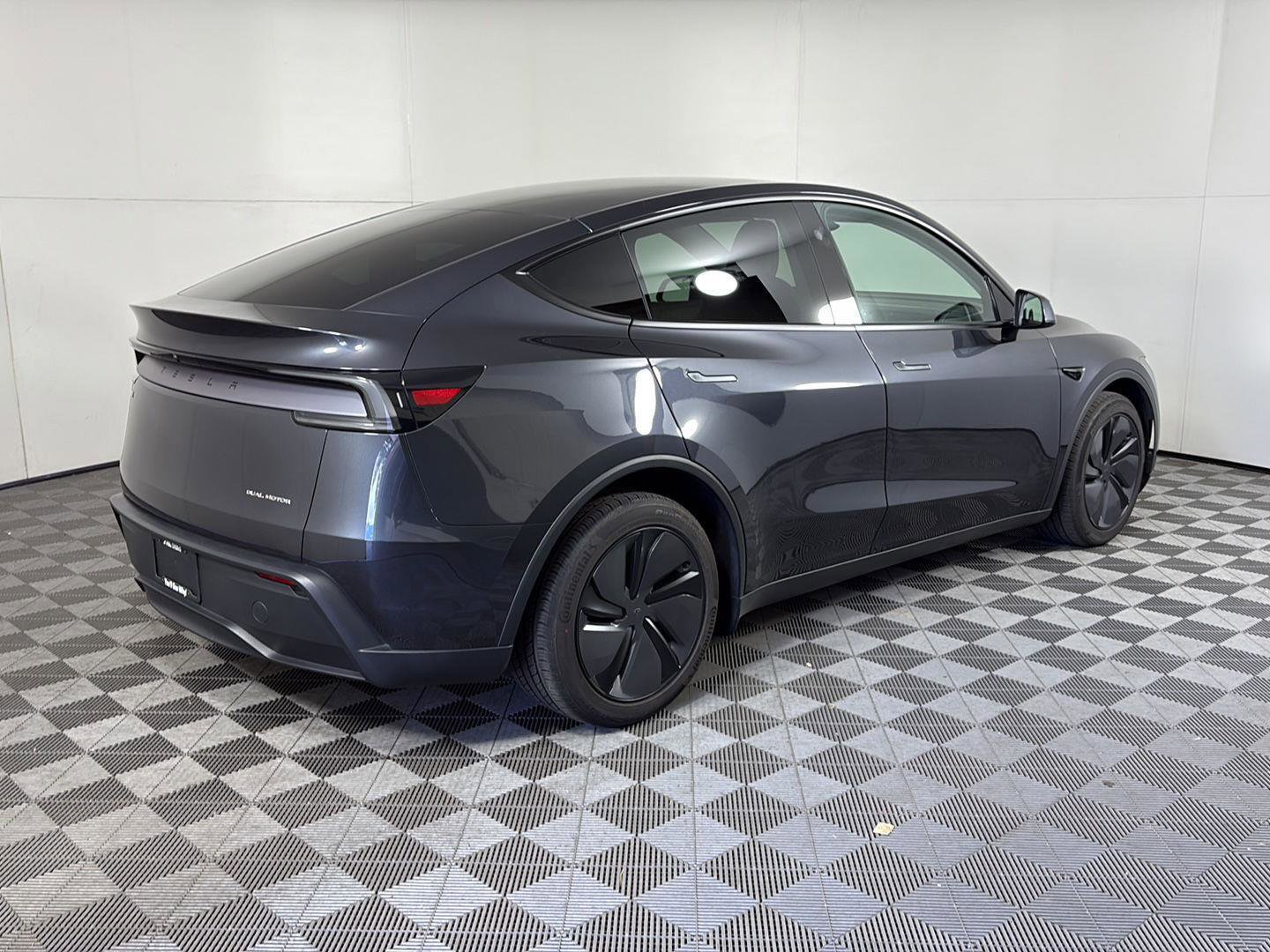 Used 2026 Tesla Model Y Long Range AWD/4WD image 5