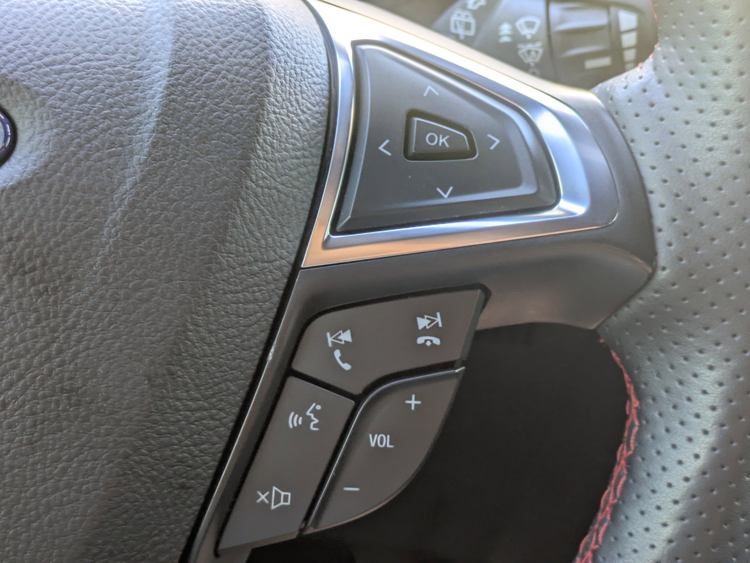 Used 2020 Ford Edge ST-Line image 23