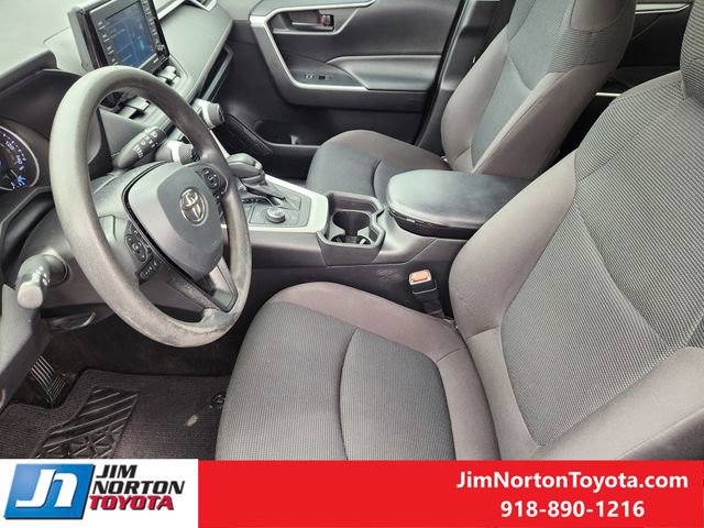Used 2021 Toyota RAV4 LE image 14