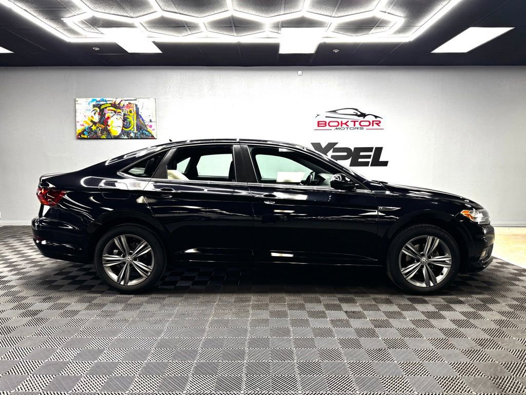 Used 2019 Volkswagen Jetta R-Line w/ R-Line Cold Weather Package FWD image 17