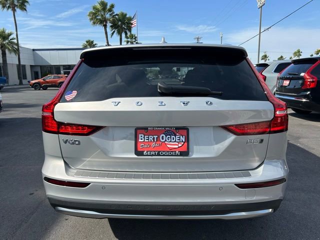 New 2025 Volvo V60 B5 Cross Country Plus w/ Protection Package Premier AWD/4WD image 6