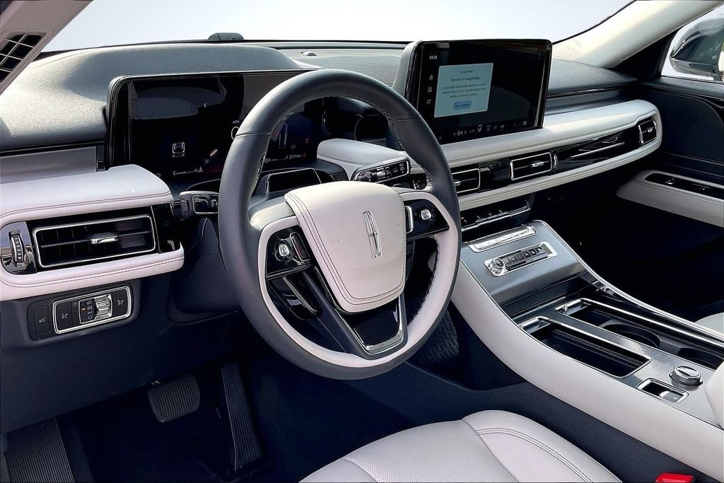 Used 2026 Lincoln Aviator 2WD image 18