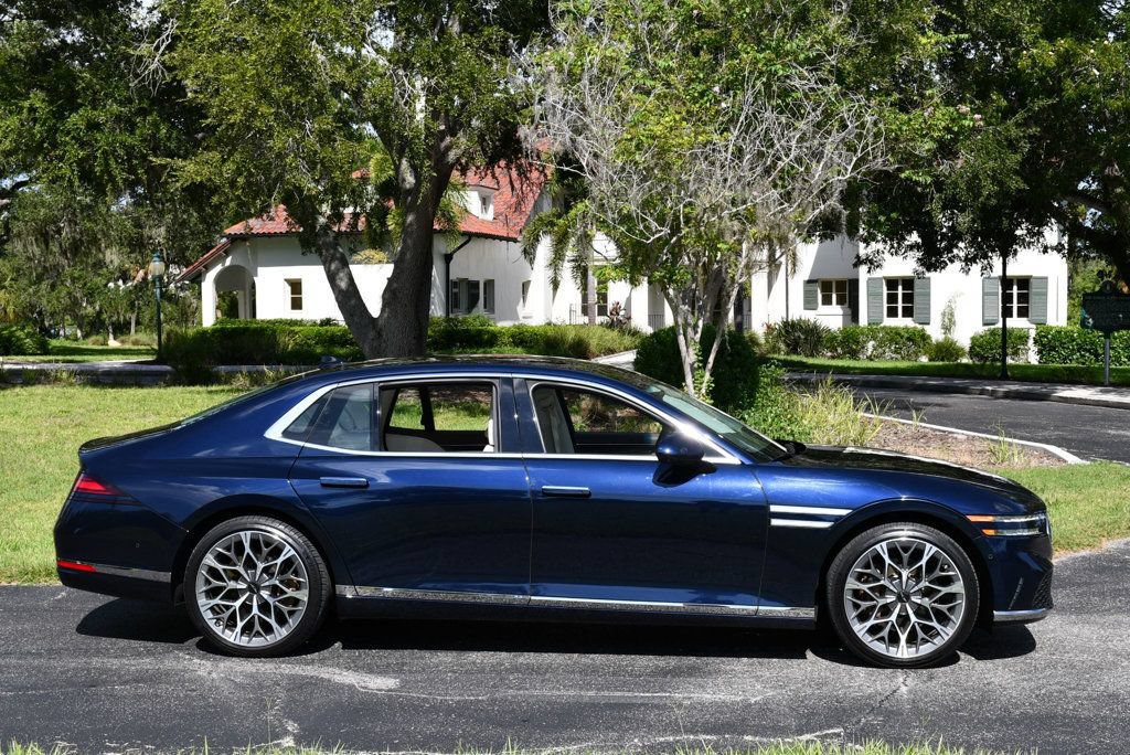 Used 2023 Genesis G90 3.5T AWD/4WD image 29