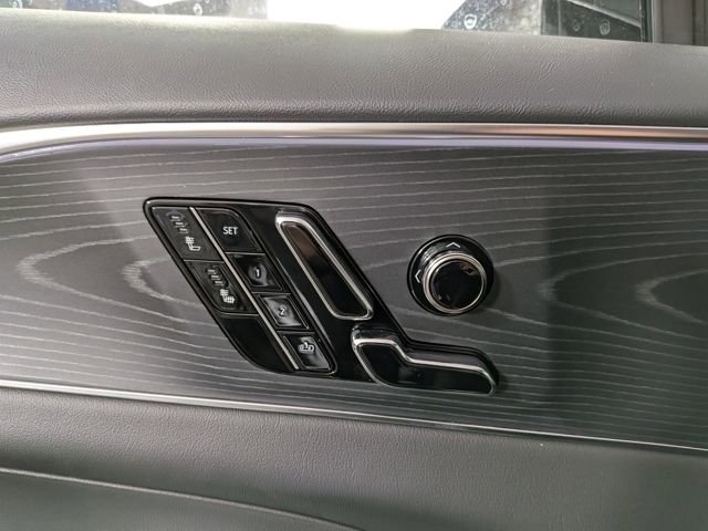 New 2026 Cadillac Lyriq Luxury image 15