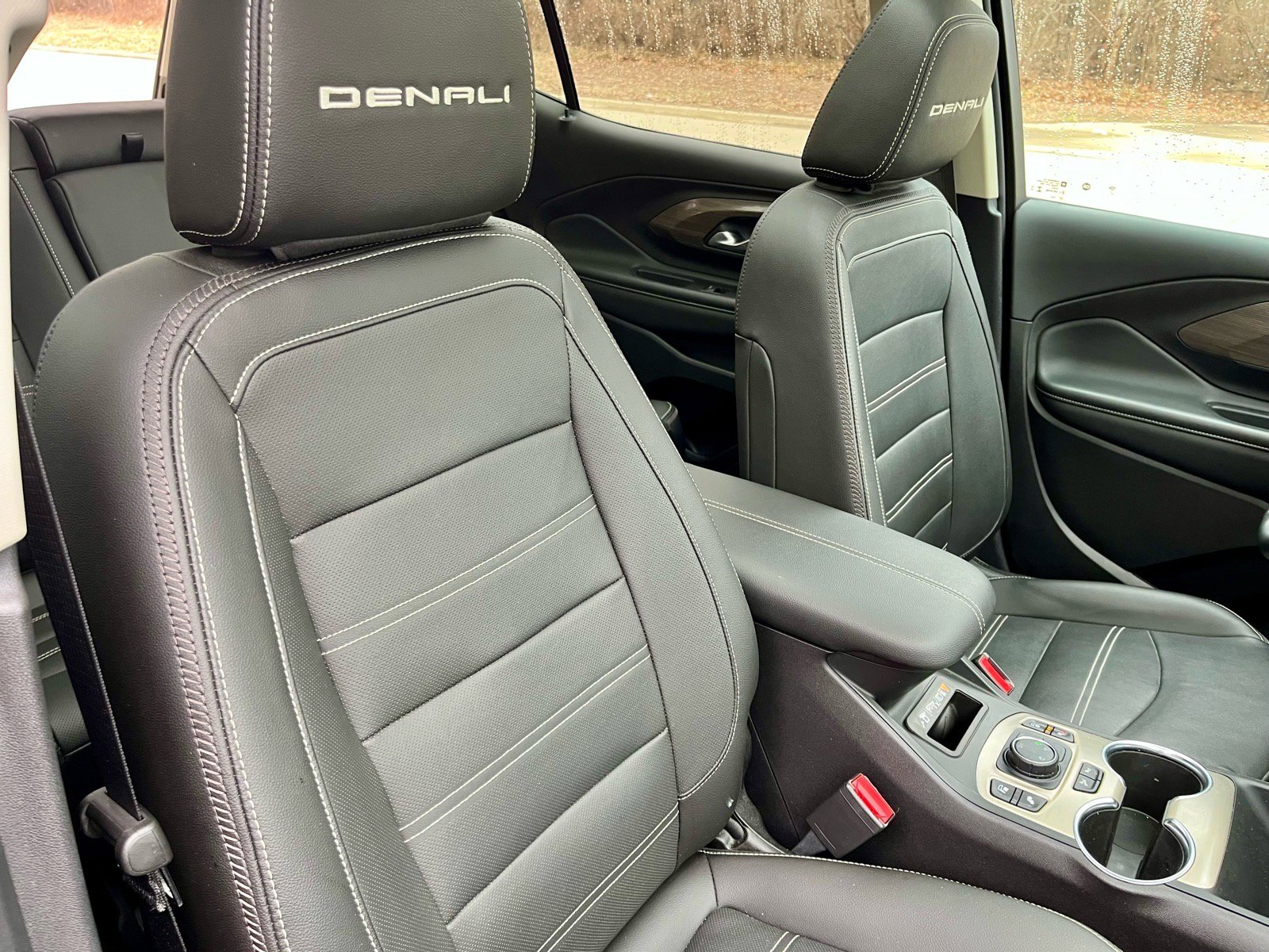 Used 2024 GMC Terrain Denali w/ Denali Premium Package image 17