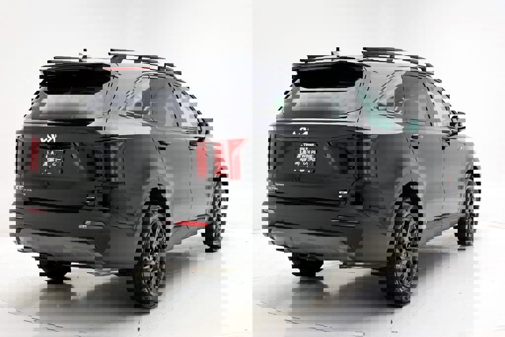 Used 2023 Kia Sorento S image 9
