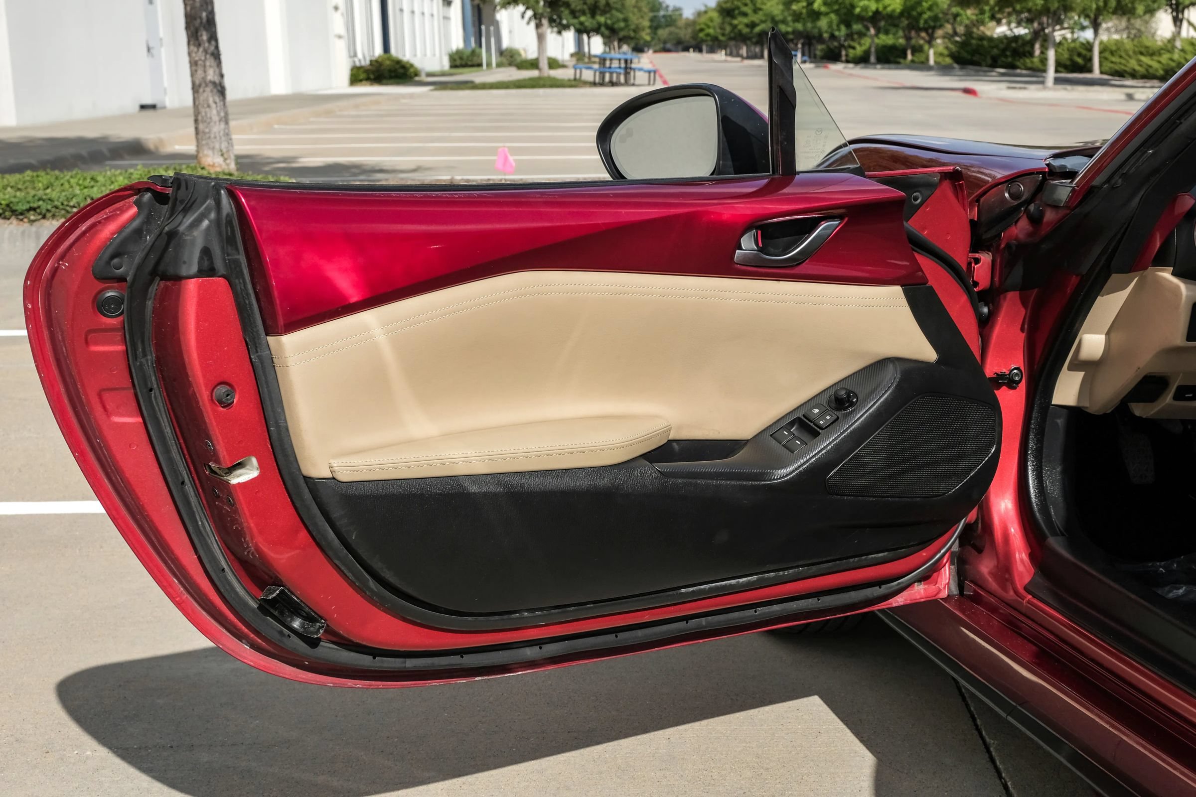 Used 2018 MAZDA MX-5 Miata RF Grand Touring RWD image 35