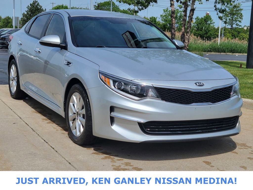 Used 2018 Kia Optima LX w/ 17" Alloy Wheels Package FWD image 1
