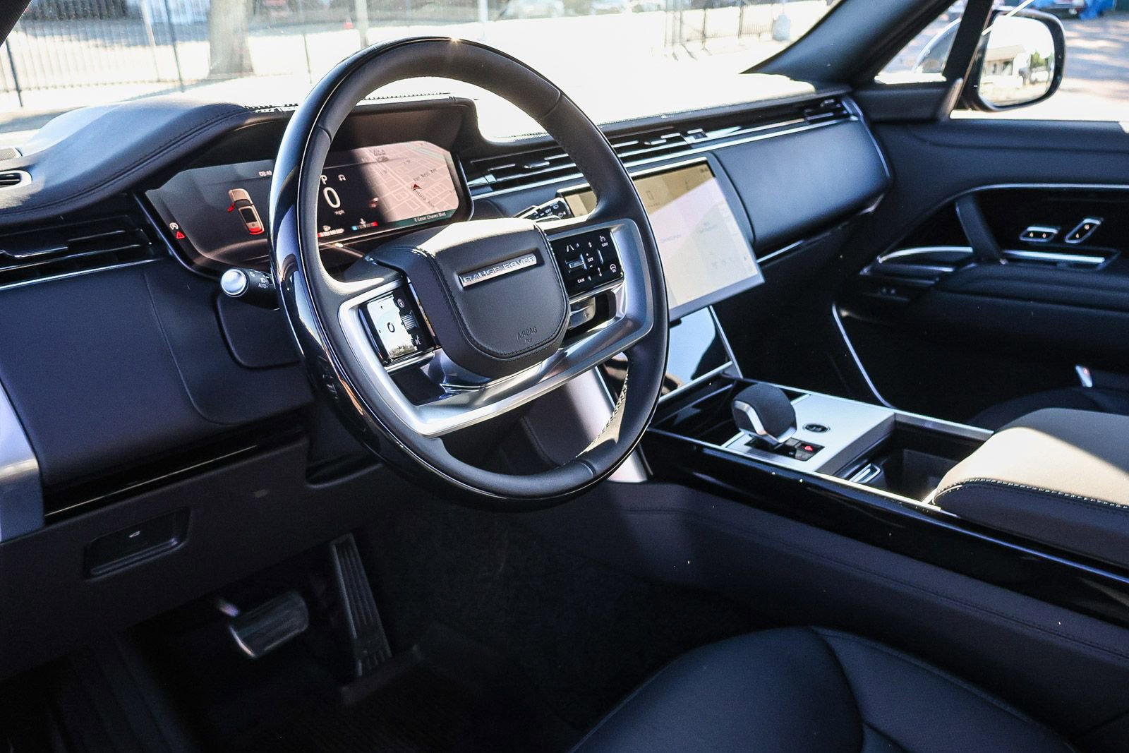 New 2026 Land Rover Range Rover Long Wheelbase SE image 29