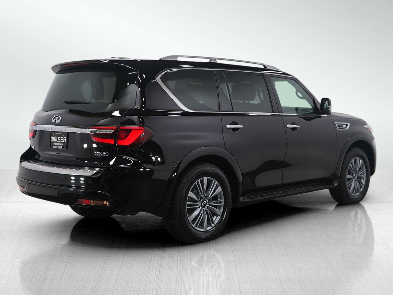 Used 2024 INFINITI QX80 Premium Select image 5