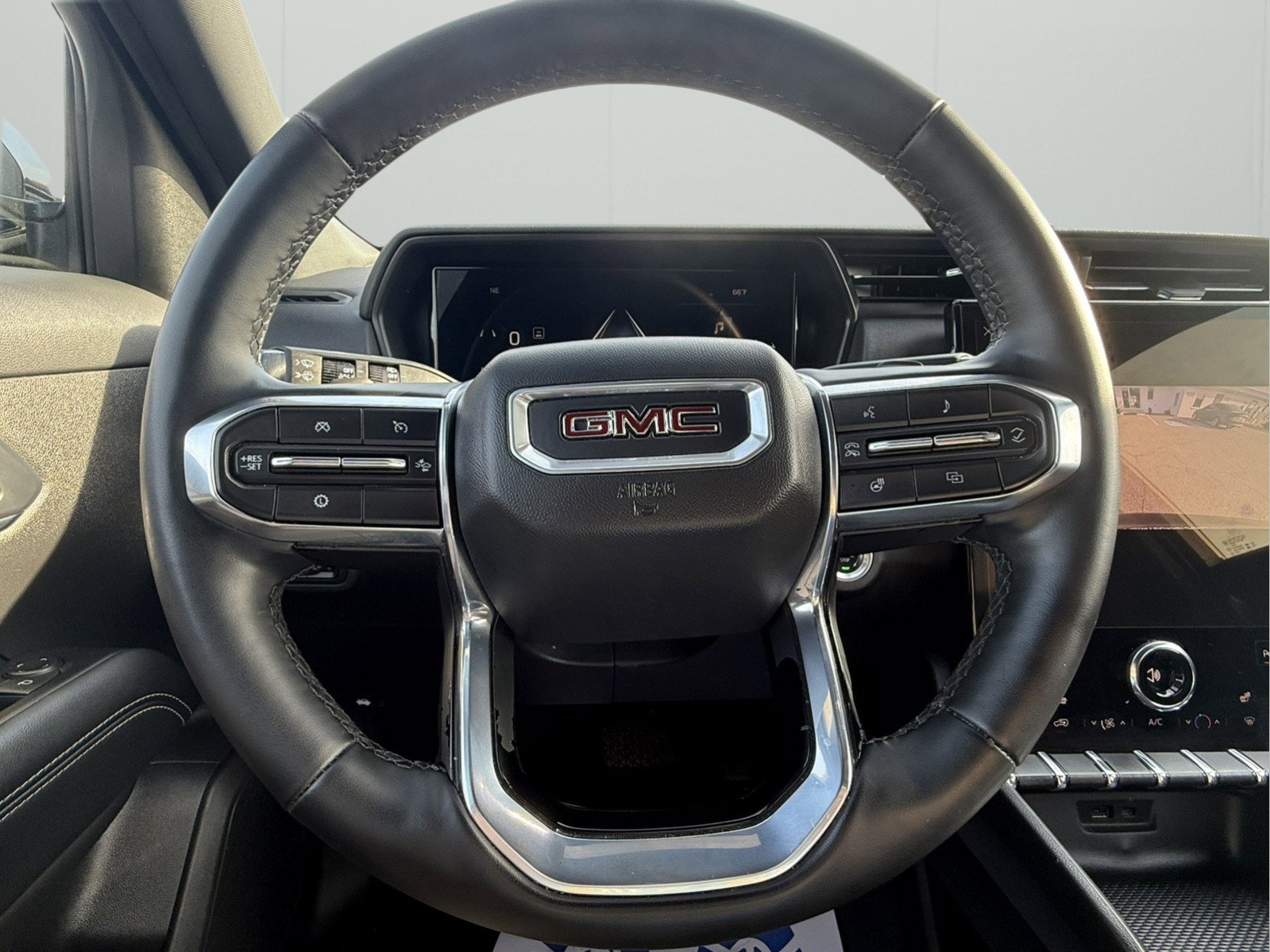 Used 2025 GMC Terrain Elevation image 13