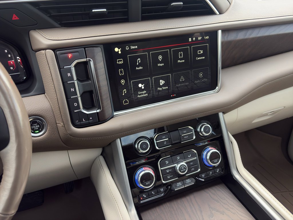 Used 2022 GMC Yukon Denali w/ Denali Premium Package image 28