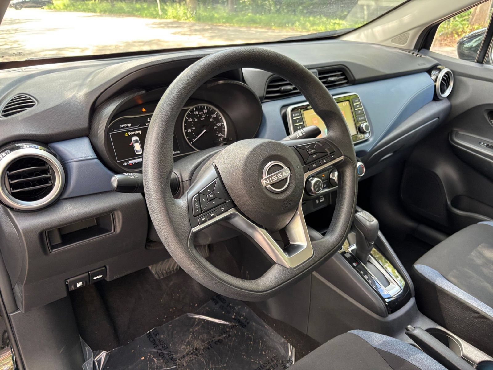 Used 2025 Nissan Versa SV FWD image 32