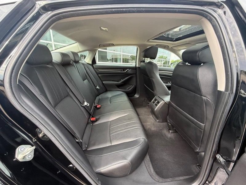 Used 2020 Honda Accord Touring image 11