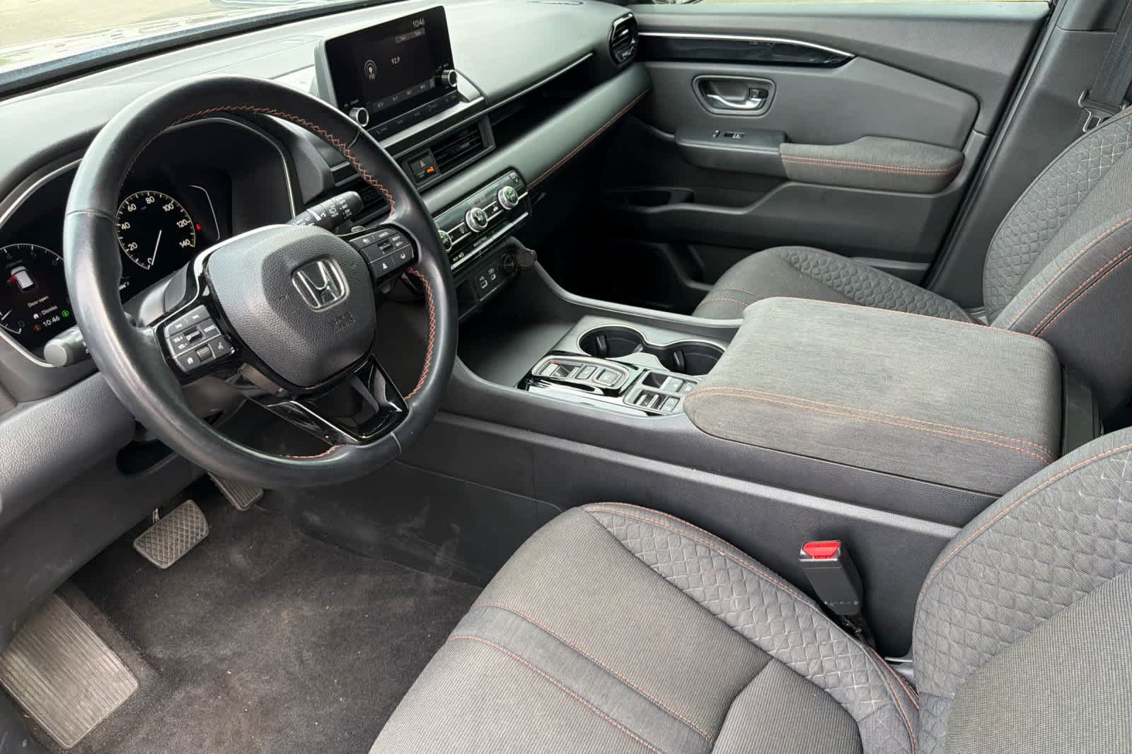 Used 2025 Honda Pilot Sport image 13