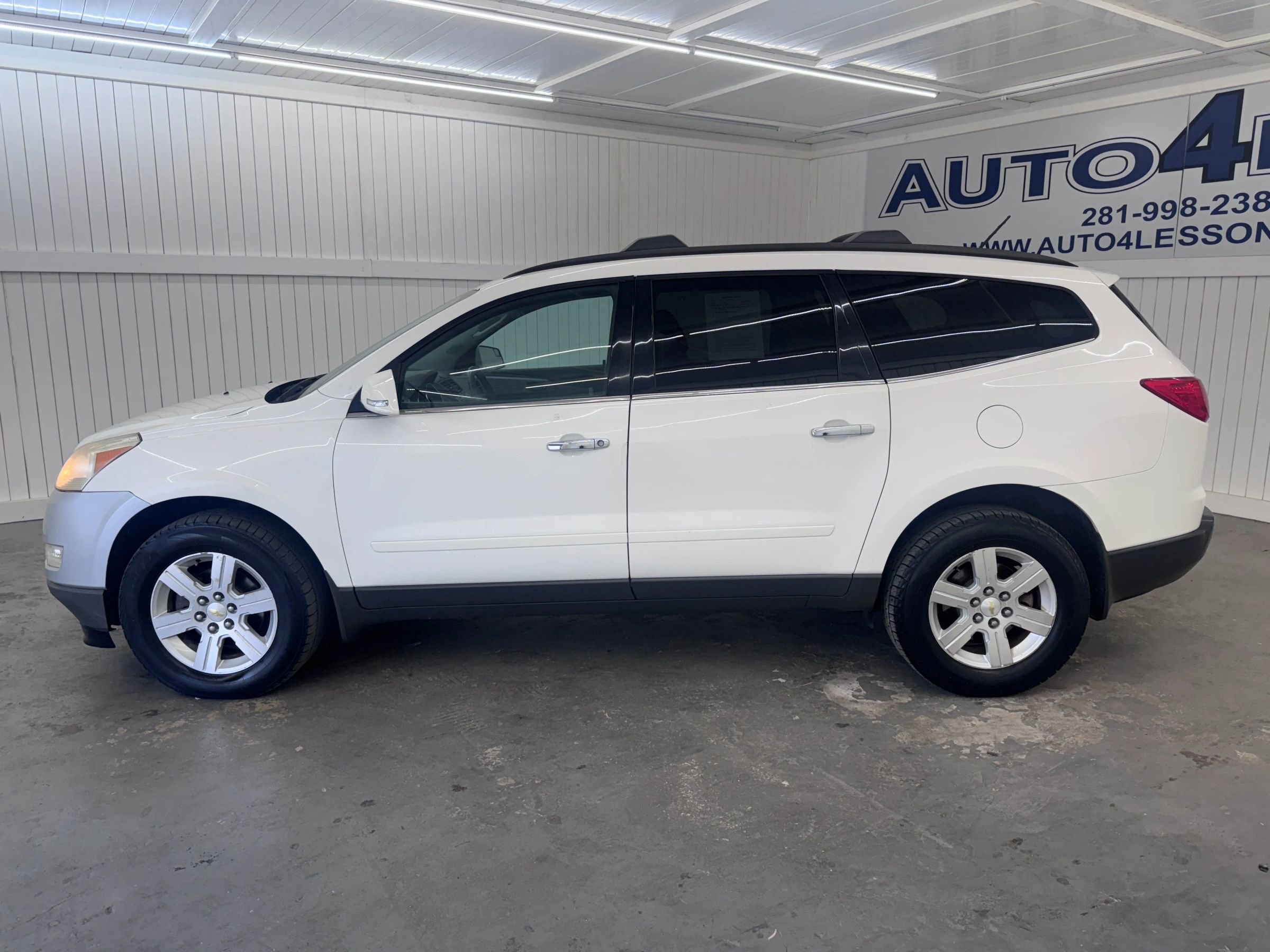 Used 2011 Chevrolet Traverse LT image 8