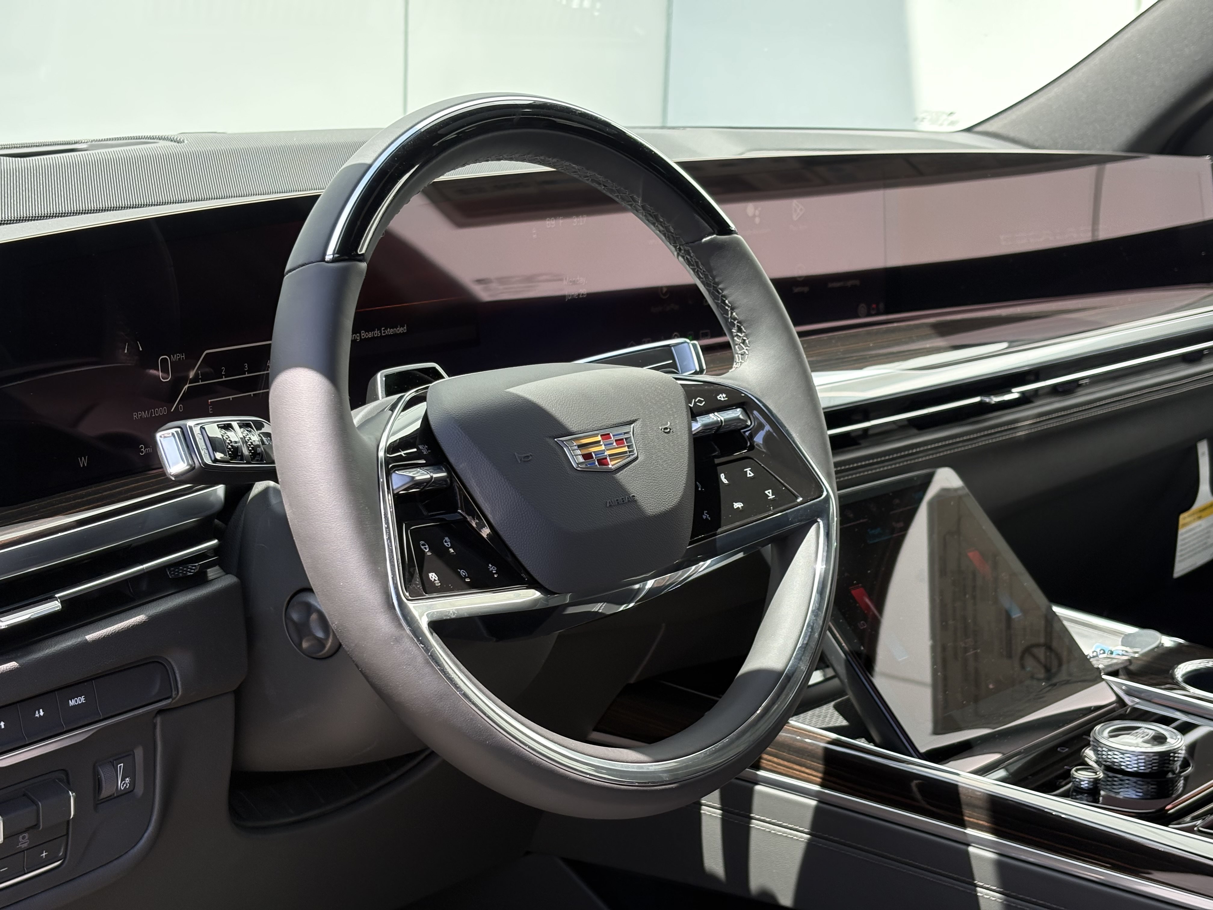 New 2026 Cadillac Escalade Luxury AWD/4WD image 18