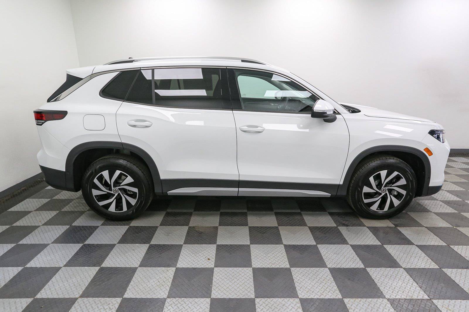 New 2026 Volkswagen Tiguan S AWD/4WD image 7