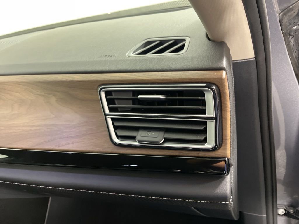 Used 2024 Volkswagen Atlas SE image 22