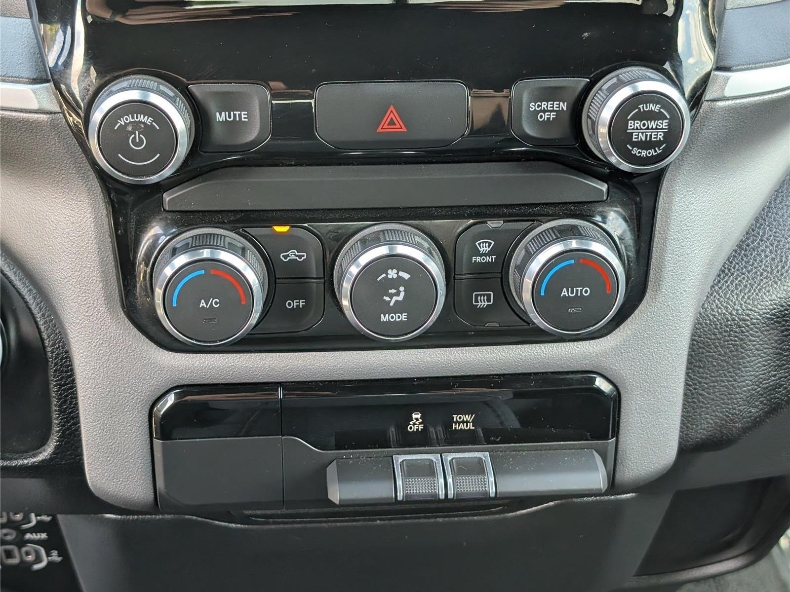 Used 2022 RAM 1500 Big Horn AWD/4WD image 26