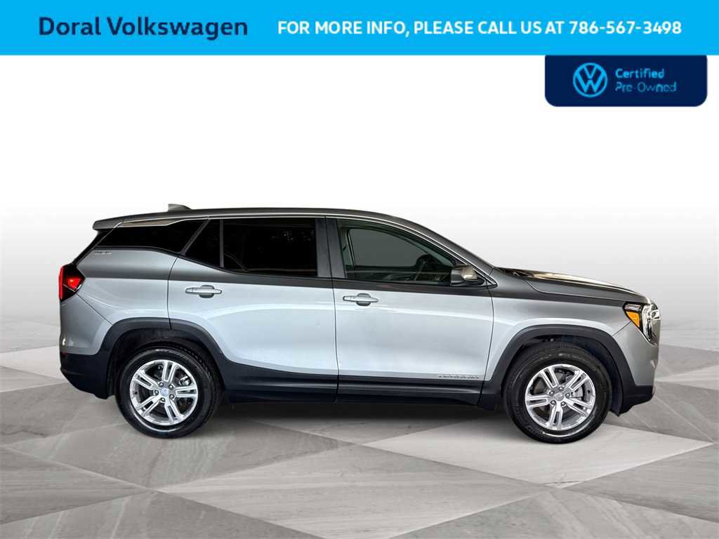Used 2023 GMC Terrain SLE image 9