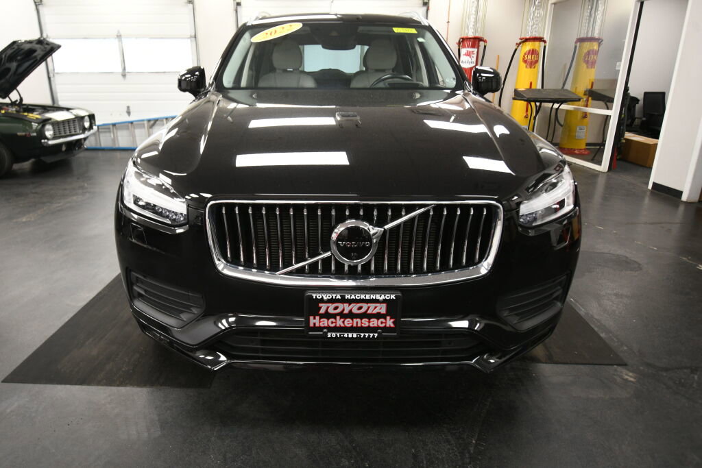 Used 2022 Volvo XC90 T6 Momentum w/ Advanced Package AWD/4WD image 3
