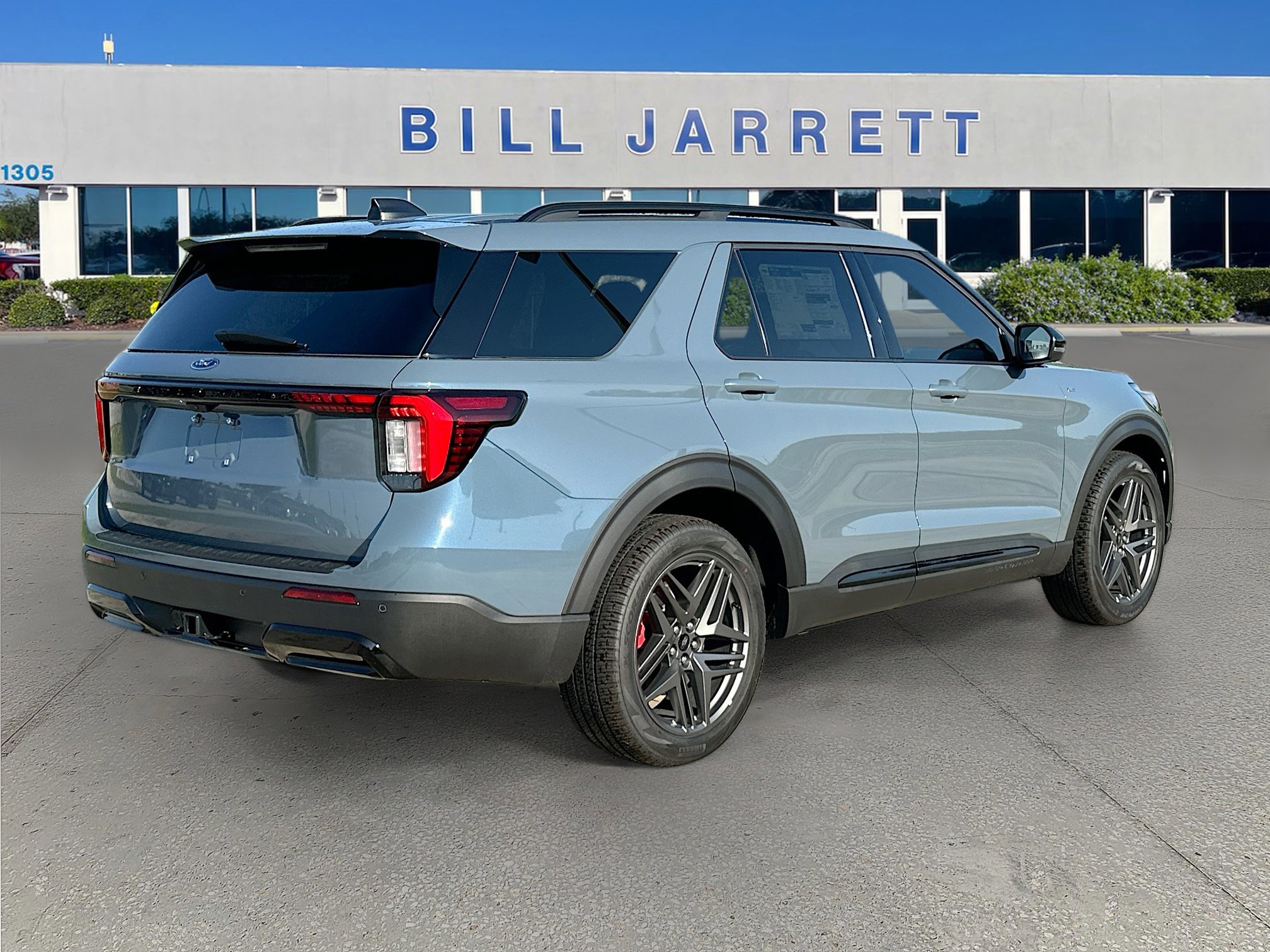 New 2026 Ford Explorer ST-Line w/ ST-Line Street Pack image 4