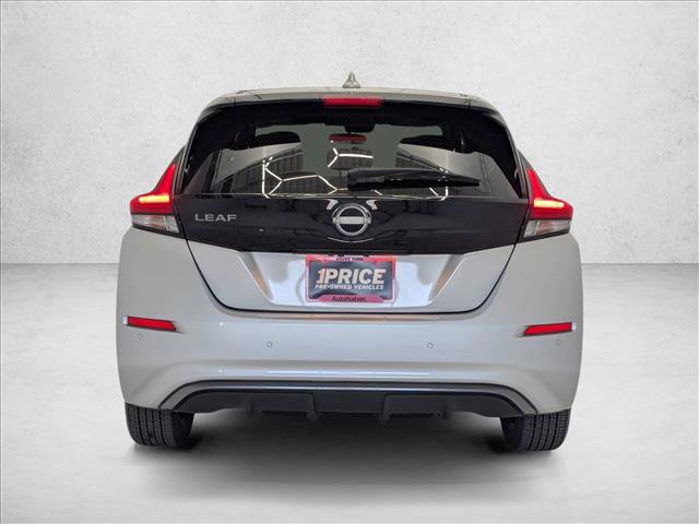Used 2025 Nissan Leaf S image 7