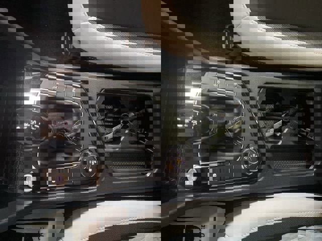 Certified 2025 Volkswagen Taos SE w/ Panoramic Sunroof Package image 23